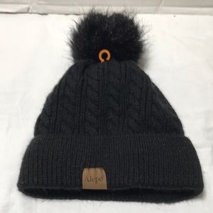 Alepo Women winter beanie knit cap. NWOT